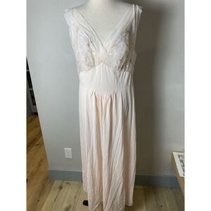 Vintage Vanity Fair 50s 60s Nylon Tricot Embroidered Nightgown Pink Size 42